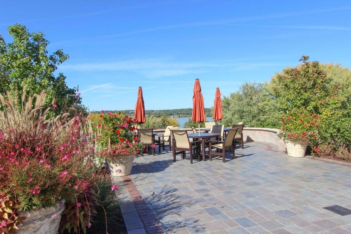 New Lake Como Condo With Lake Views Лейк Дженива Экстерьер фото