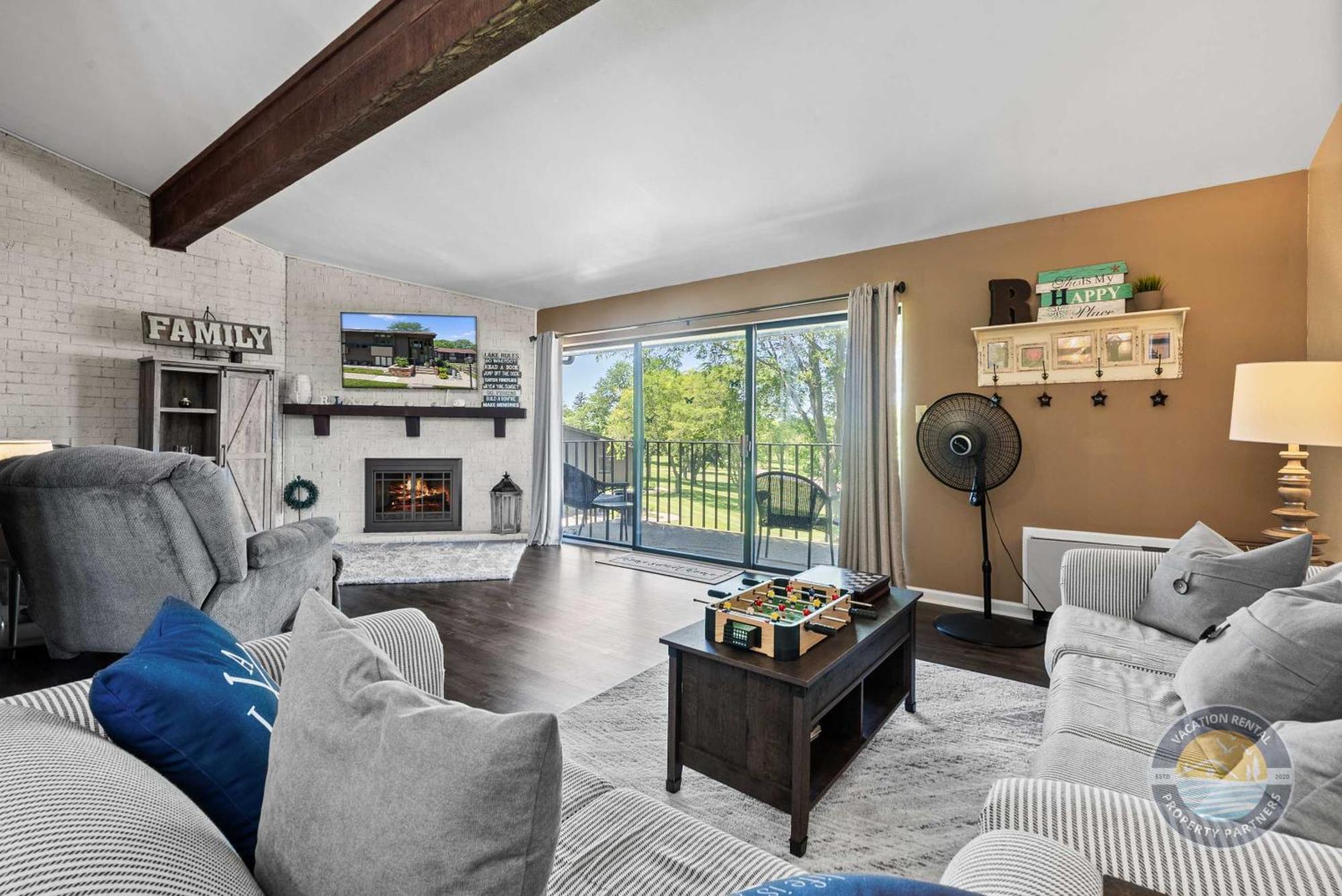New Lake Como Condo With Lake Views Лейк Дженива Экстерьер фото
